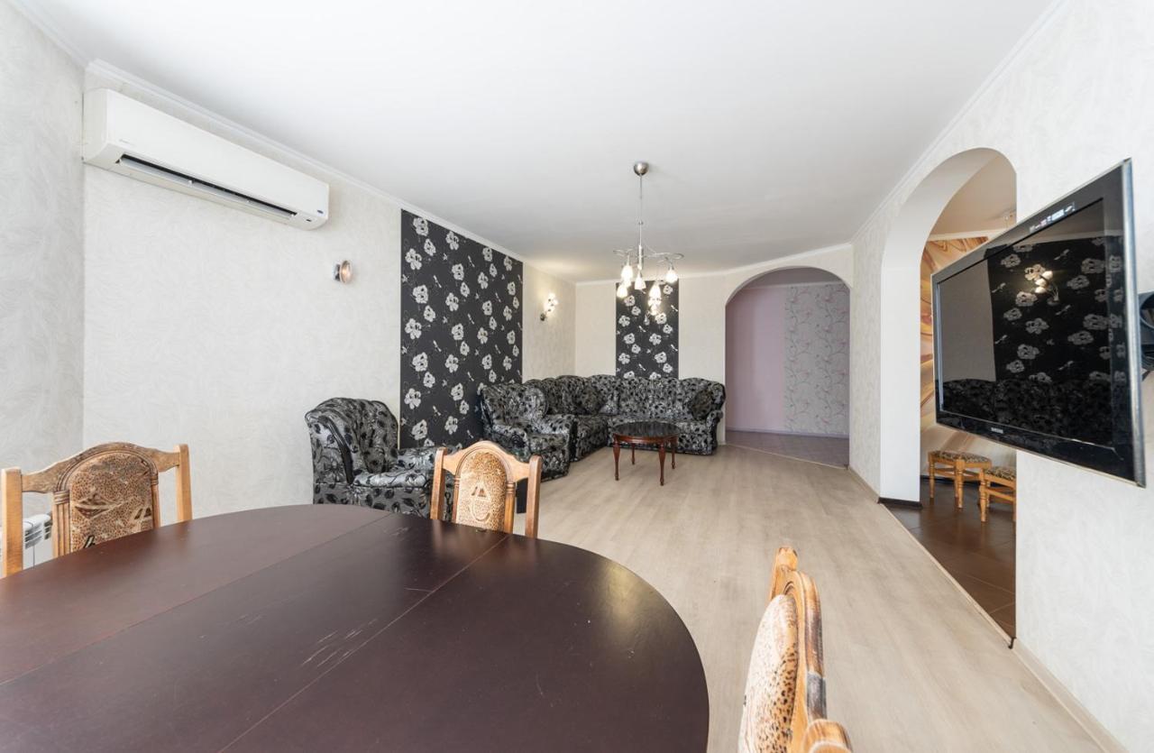 Большая 3 Комнатная На Осокорках Гмирі 2 Kiew Exterior foto